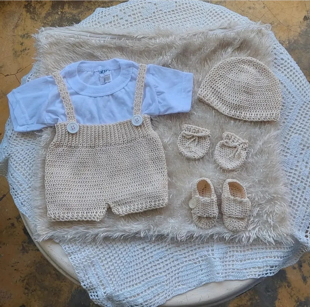 Ajuar beige con manta