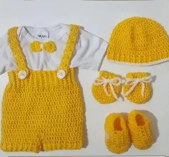 Conjunto mostaza con gorro