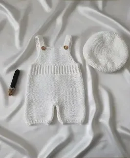 Mameluco blanco con gorro